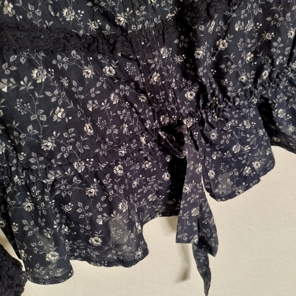Sundance Alaina Top Black Gray Floral Cropped boho laced blouse sz Xs - Picture 4 of 9